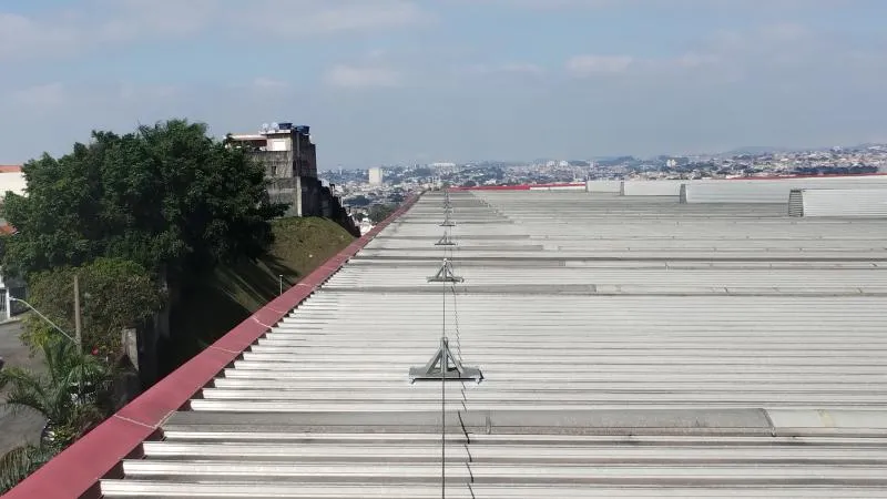 Inspeção periódica de linha de vida