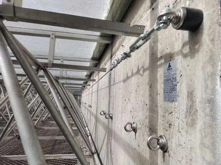 Instalação de linha de vida