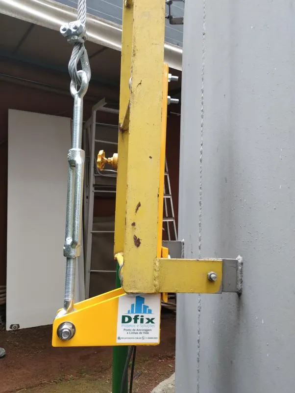 Instalação de linha de vida vertical