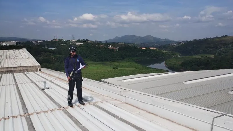 Segurança em altura para telhados