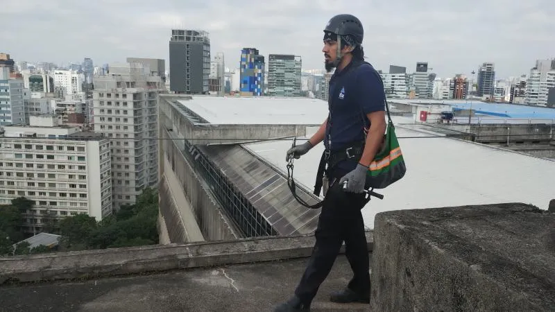 Serviço de manutenção de linha de vida